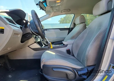 2016 Hyundai Sonata Se z USA, uszkodzony, nr VIN 5NPE24AF2GH386847